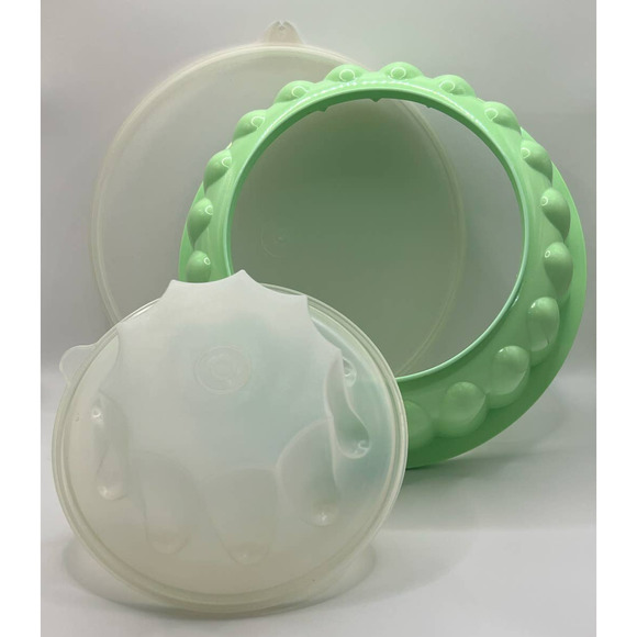 Vintage Tupperware Jadeite Jello Mold Retro Kitchen - Picture 1 of 6